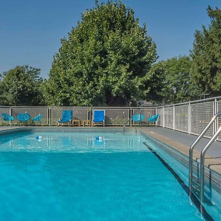 Rodeway Inn Fallsview Ніагара-Фоллс Екстер'єр фото