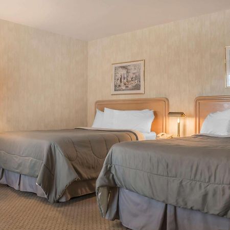 Rodeway Inn Fallsview Ніагара-Фоллс Екстер'єр фото