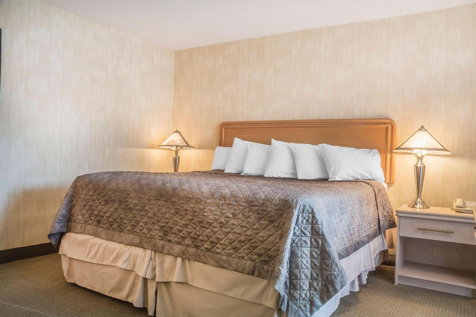 Rodeway Inn Fallsview Ніагара-Фоллс Екстер'єр фото
